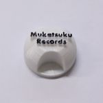 Mukatsuku Custom Made 3D 45 RPM 7" Vinyl Record Adapter (white & black) *Juno Exclusive*