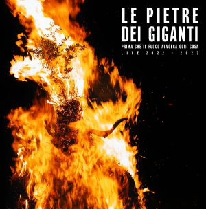 Prime Che Il Fuoco Avvolga Ogni Cosa