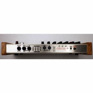 Motas Electronics Motas-6 Paraphonic Vector-Morphing Synthesiser (stainless steel)