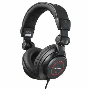 Tascam TH-11 Closed-Back Dynamic Studio Headphones (32 Ohms) (B-STOCK)