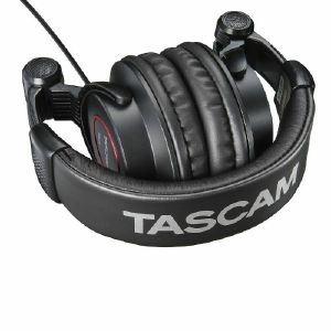 Tascam TH-11 Closed-Back Dynamic Studio Headphones (32 Ohms) (B-STOCK)
