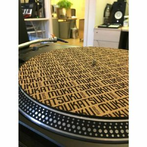 Mukatsuku Titled Name 12" Cork Turntable Slipmats With Wooden Laser Etched 45 RPM Vinyl Record Adapters (pair) *Juno Exclusive*