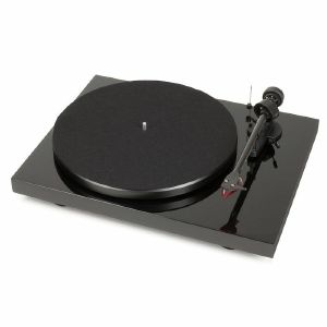 Project Debut Carbon DC Phono Turntable With Ortofon 2M Red Cartridge (black)