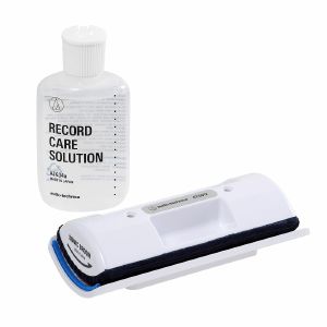 Audio-Technica AT6012 Record Cleaning Kit (velvet brush pad & record cleaning solution)