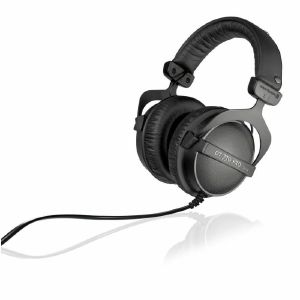 Beyerdynamic DT770 Pro Closed Dynamic Studio Headphones (black, 32 Ohm) (B-STOCK)