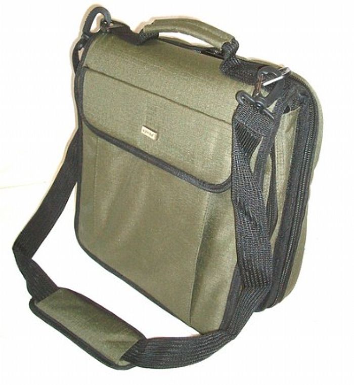 AGENDA - Agenda 160 + 16 Utility CD Carry Case (olive) (heavy duty 600D polyester ripstop/PVC fabric shell, supplied with 40 x 8 capacity CD sleeves (total 160 capacity), toughened rubber corner protectors, detachable & adjustable shoulder strap with shoulder pad)