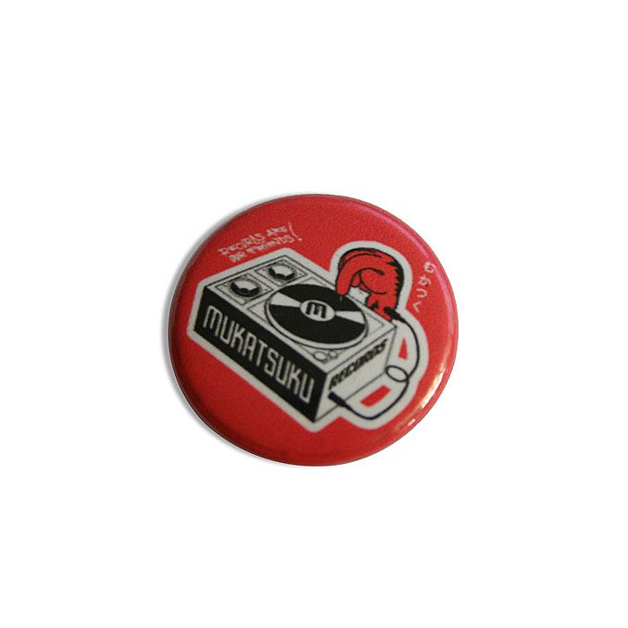 MUKATSUKU - Mukatsuku Button Badge Size Fridge Magnet (red)