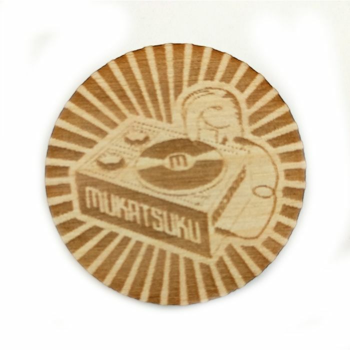 MUKATSUKU - Mukatsuku Laser Etched Wooden 38mm Pin Badge (rays design) *Juno Exclusive*