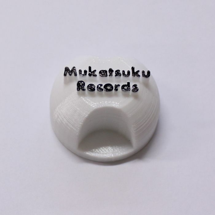 MUKATSUKU - Mukatsuku Custom Made 3D 45 RPM 7" Vinyl Record Adapter (white & black) *Juno Exclusive*